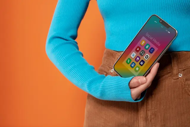 iOS 17 Plans to Unlock New Smart Home-Style Display Features for iPhones