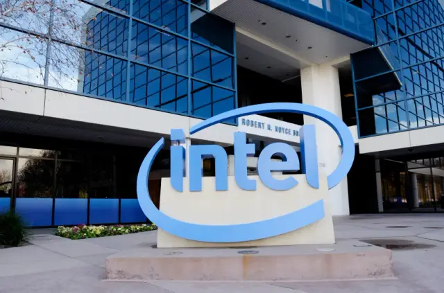 Intel Launches Version 1.0 of Quantum Software Development Kit for a New Era in Computing