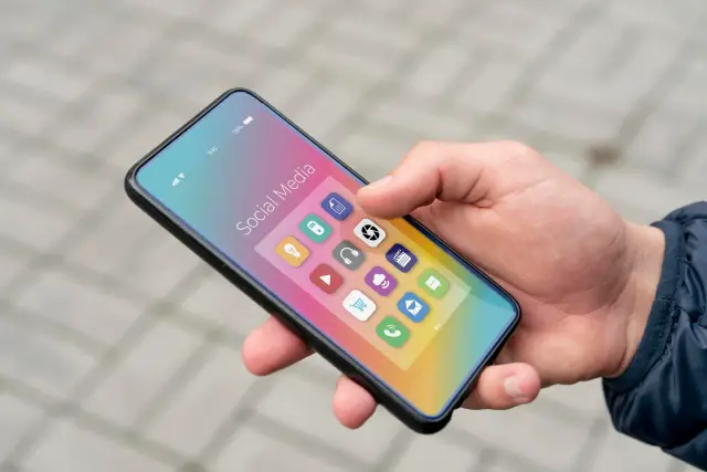 Instagram Head Delineates the Possible Inclusion of a Customizable Threads Feed