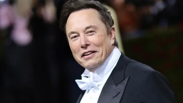 Elon Musk Moves Forward with Twitter AI Project Despite Previous Calls for AI Development Moratorium